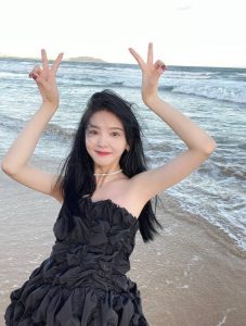 章若楠 原图去衣-脱衣论坛-社区-秘密图库