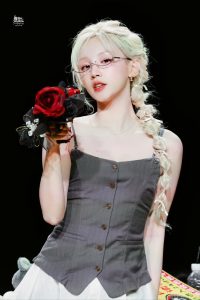 宋雨琦  原图去衣-脱衣论坛-社区-秘密图库